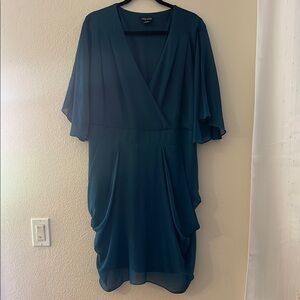 City Chic Green V-Neck Ruched Midi Dress